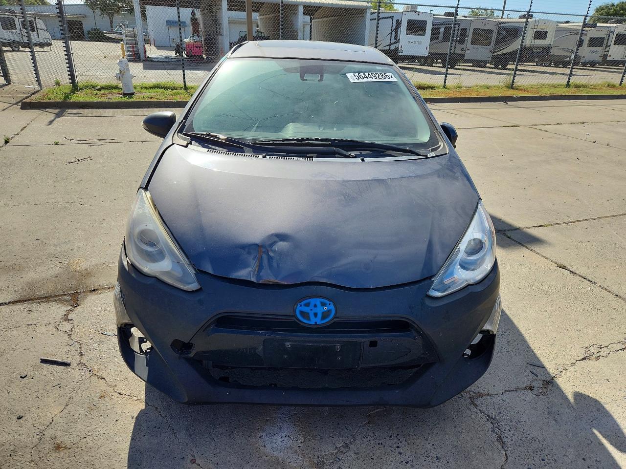 2016 Toyota Prius, Four