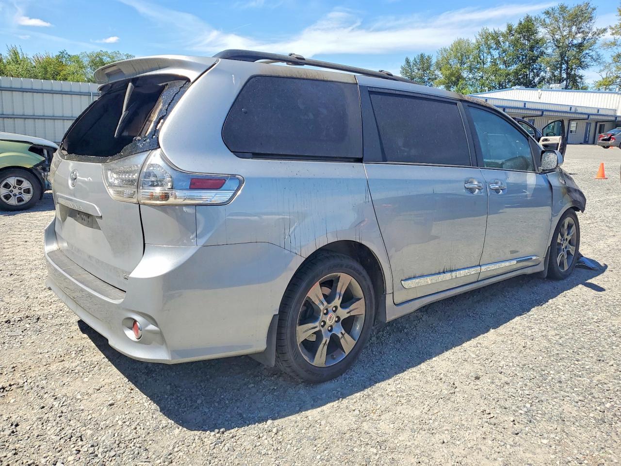 2015 Toyota Sienna, Sport