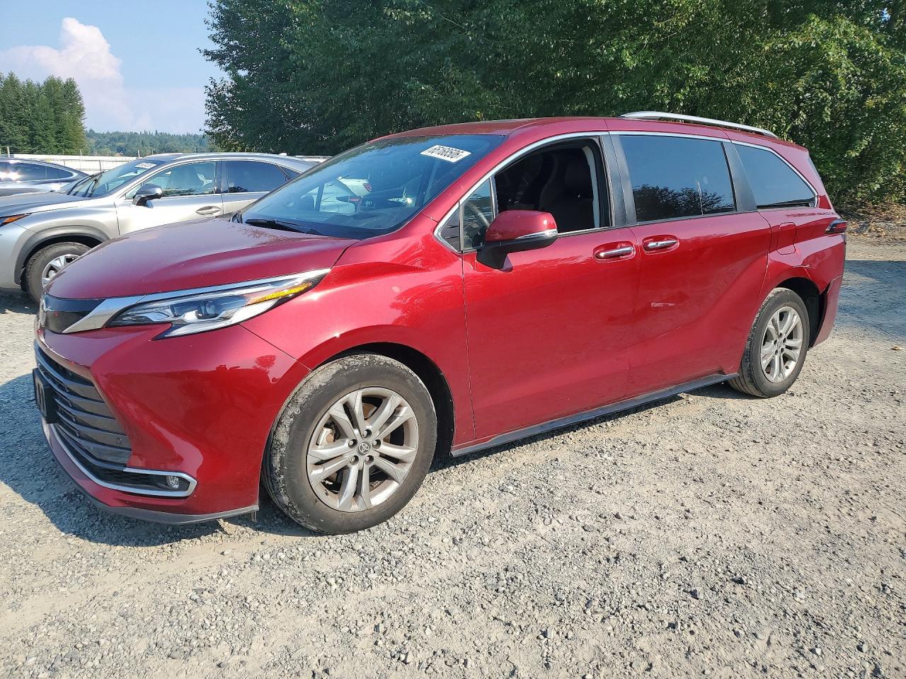 2022 Toyota Sienna, Platinum...