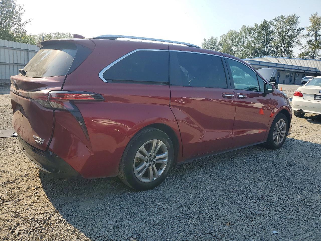 2022 Toyota Sienna, Platinum...