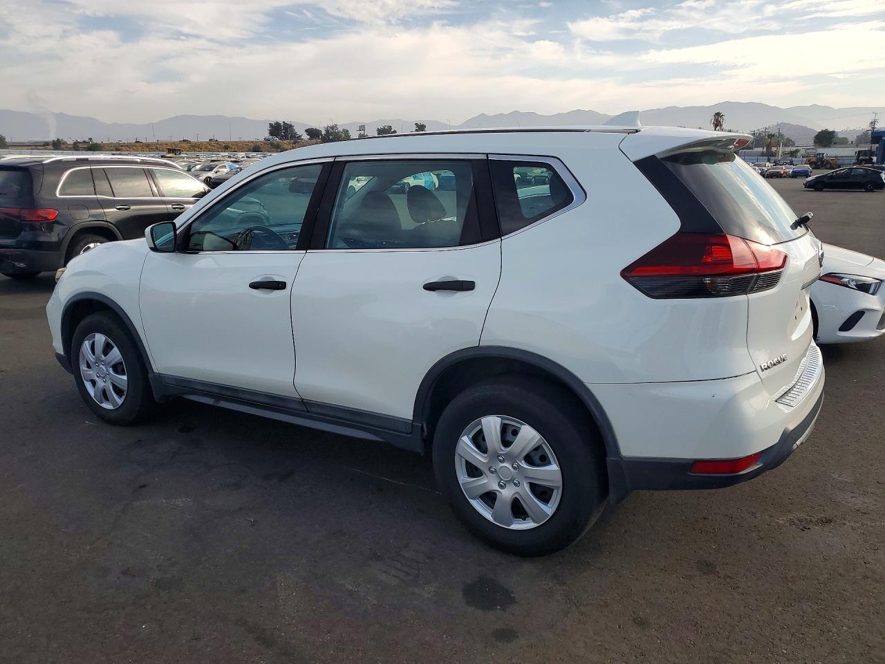 2018 Nissan Rogue, S