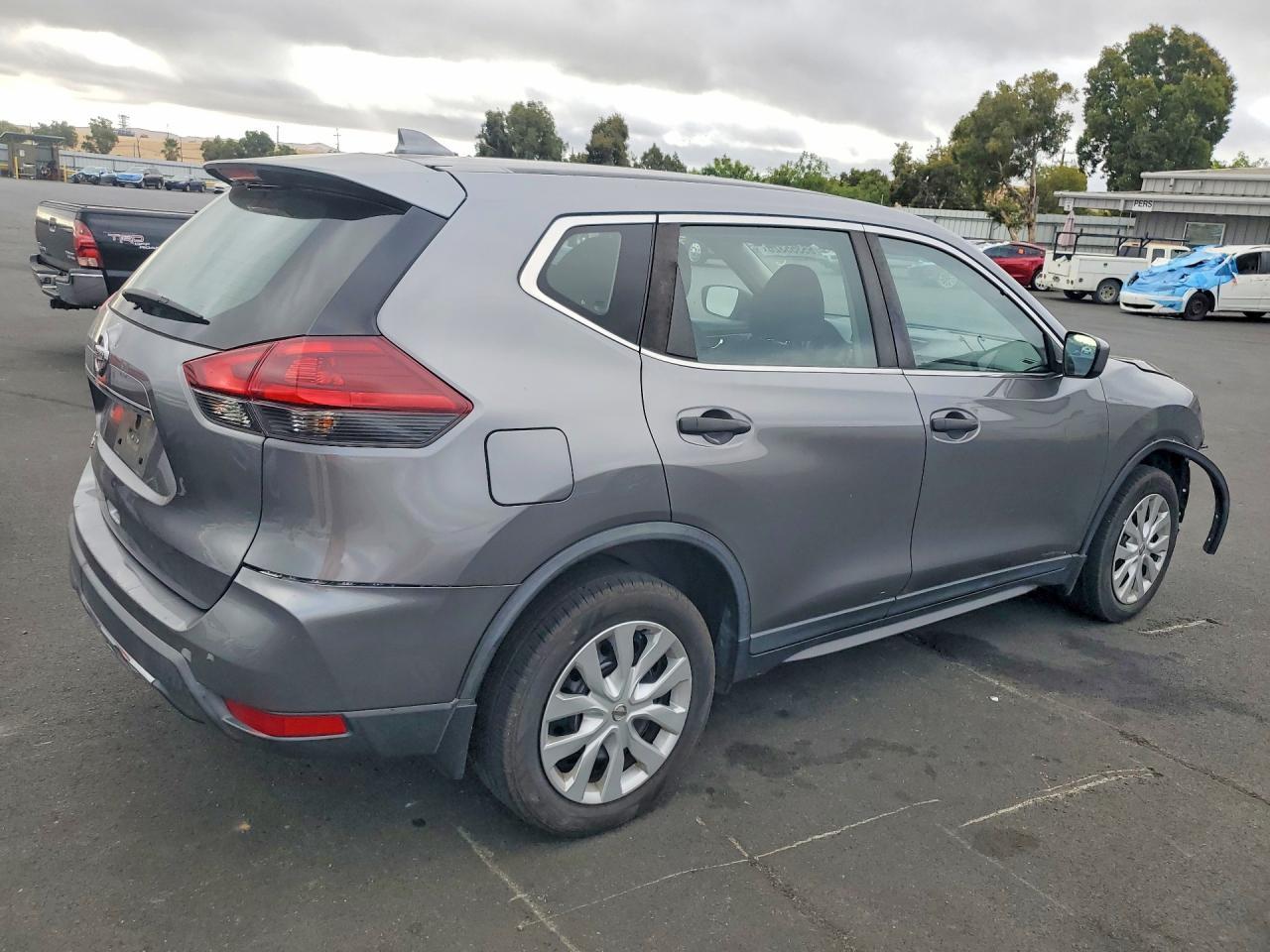 2018 Nissan Rogue, S