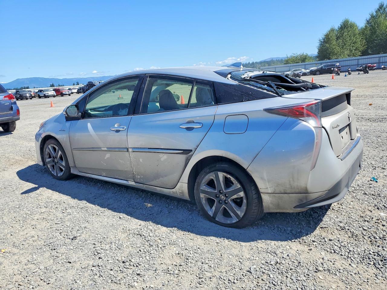 2016 Toyota Prius, Three Touring