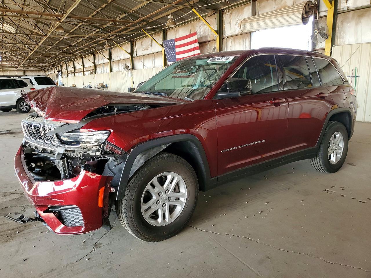 2023 Jeep Grand Cherokee, Laredo