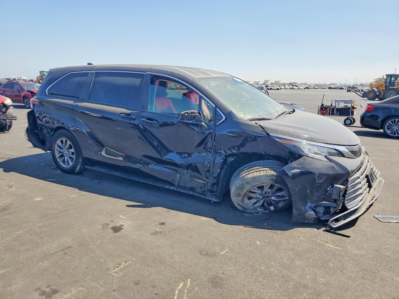 2021 Toyota Sienna, LE
