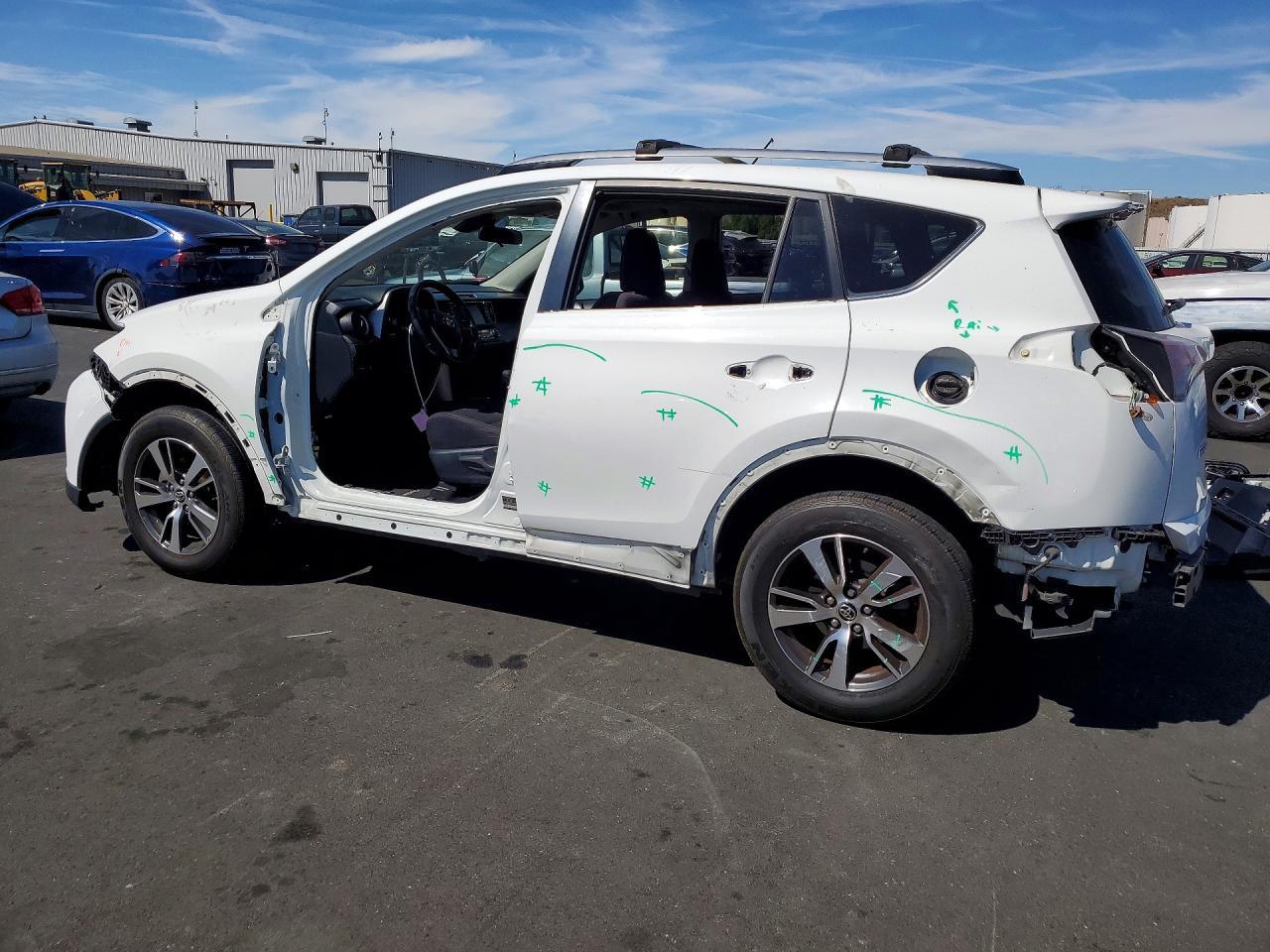 2017 Toyota RAV4, Xle
