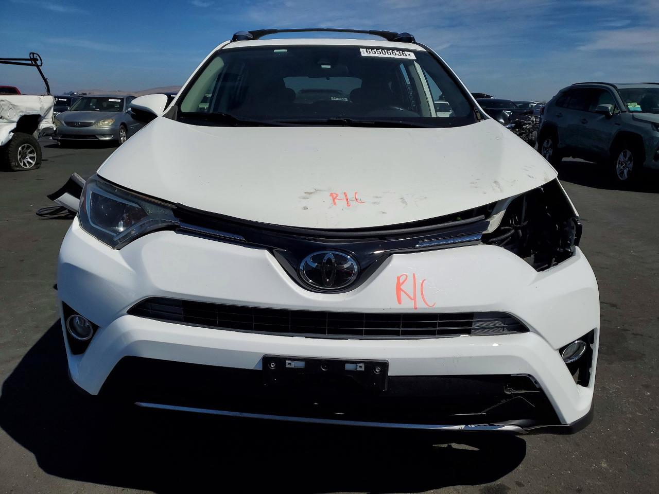 2017 Toyota RAV4, Xle