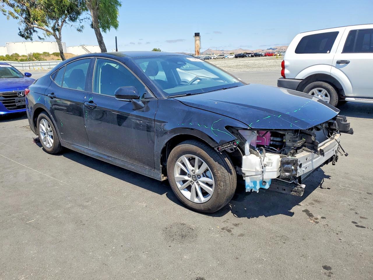 2025 Toyota Camry, LE