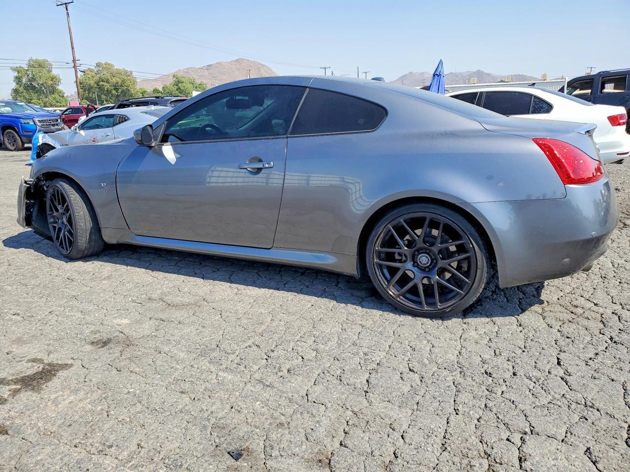 2015 Infiniti Q60, Journey