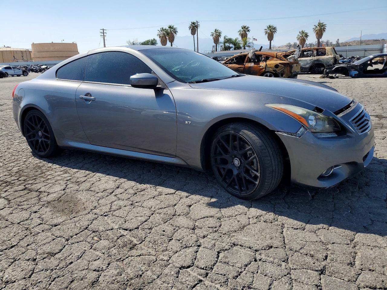 2015 Infiniti Q60, Journey