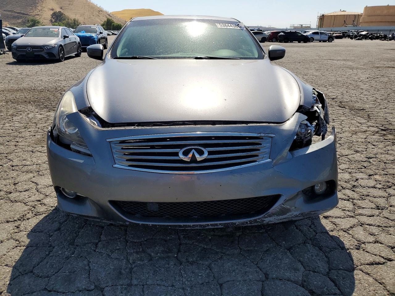 2015 Infiniti Q60, Journey