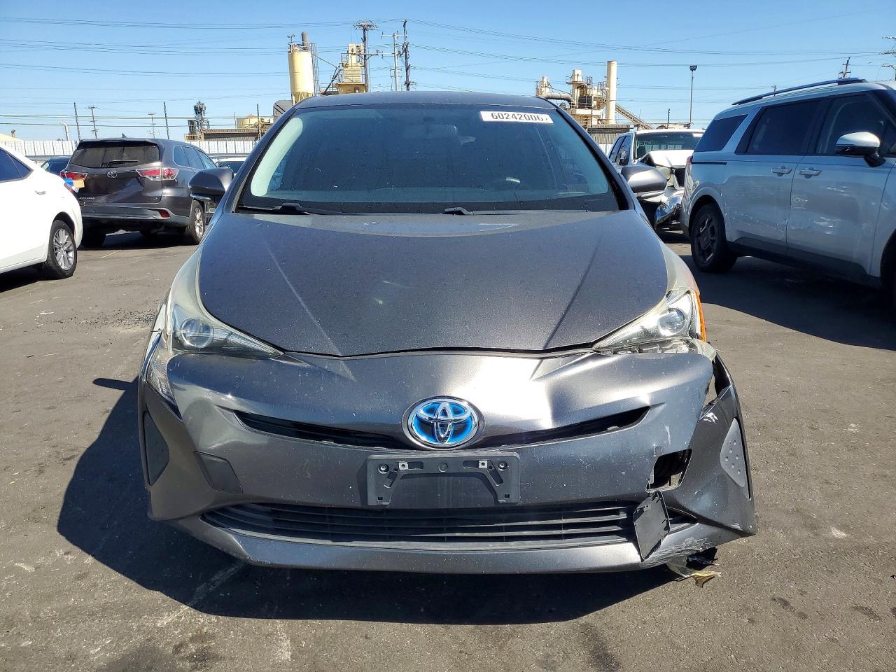 2016 Toyota Prius, Two