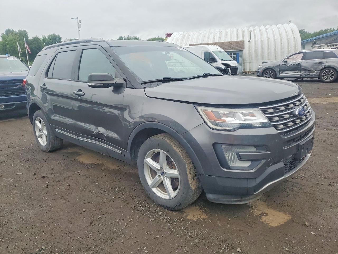 2017 Ford Explorer, Xlt