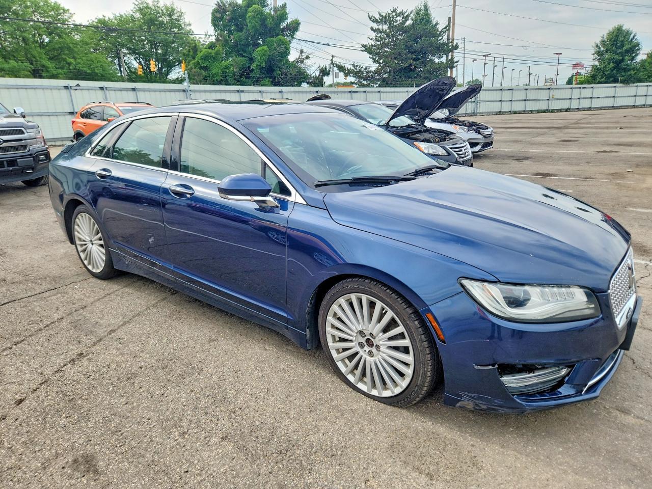 2017 Lincoln MKZ, Reserve