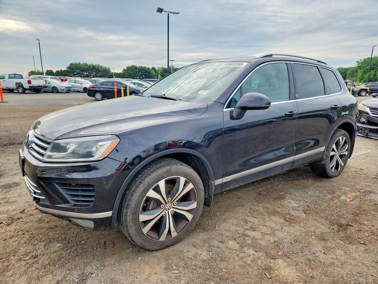 2017 Volkswagen Touareg, Wolf...