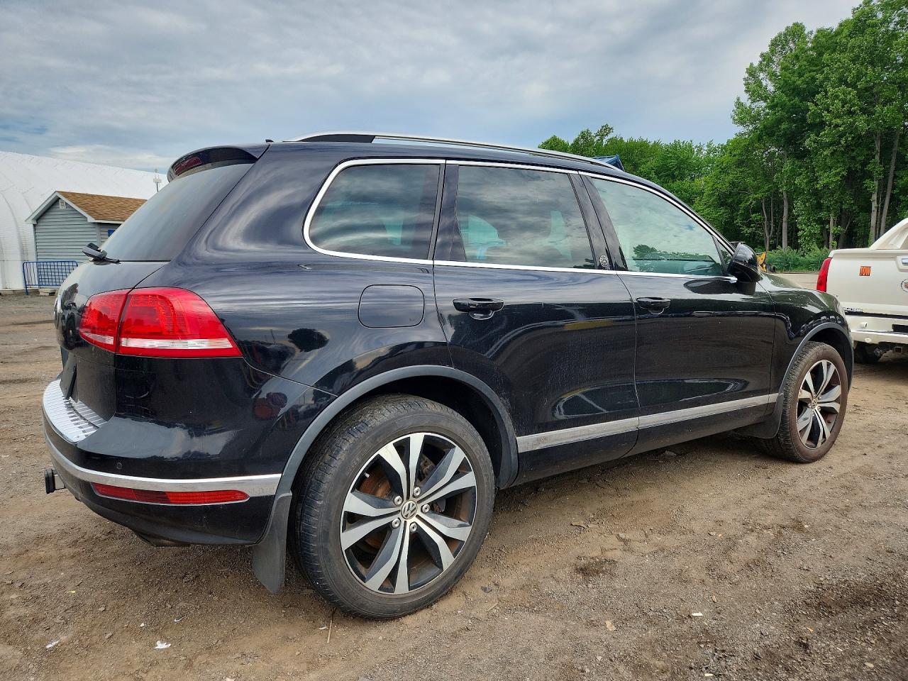 2017 Volkswagen Touareg, Wolf...
