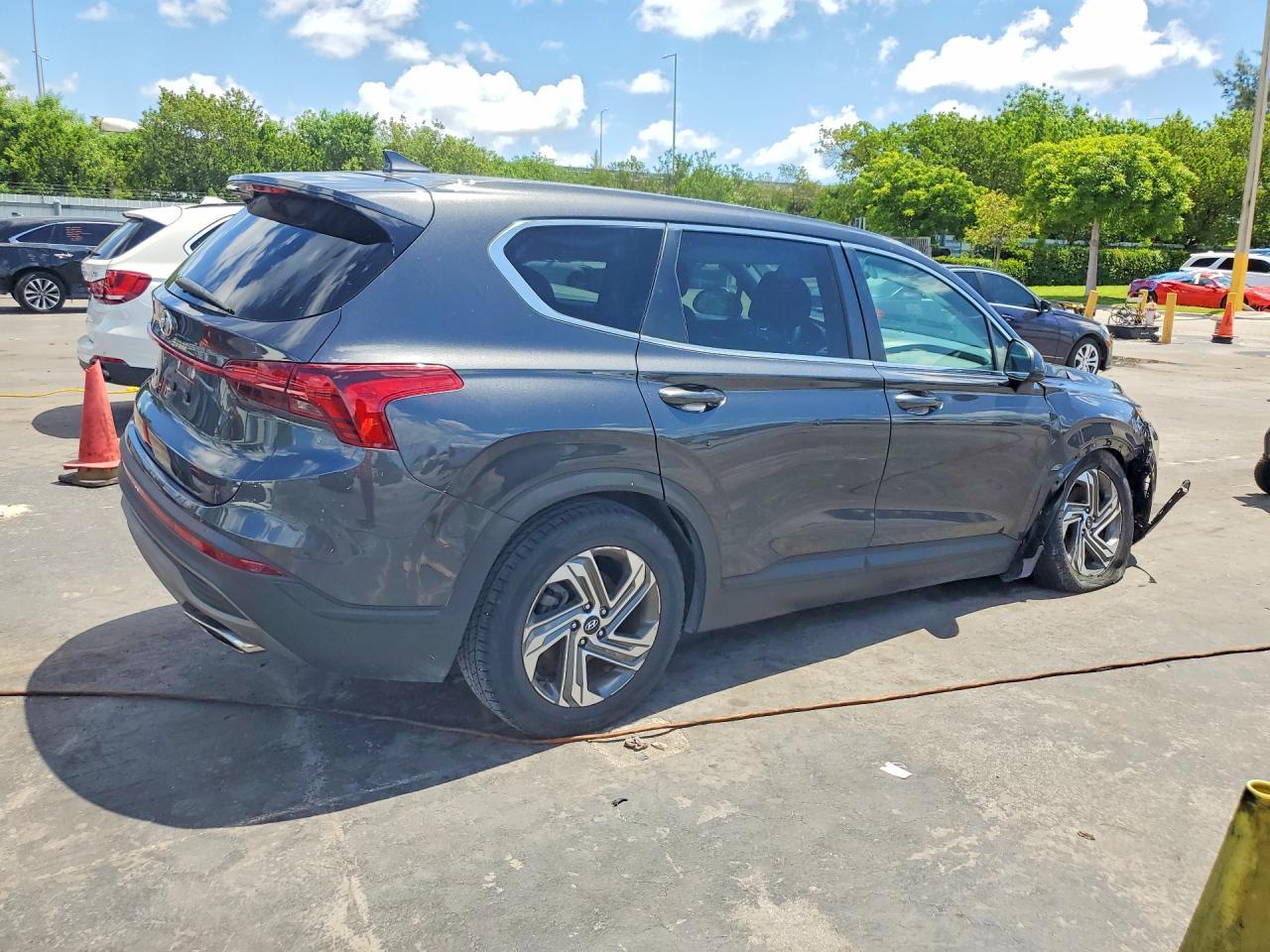 2022 Hyundai Santa Fe, SE