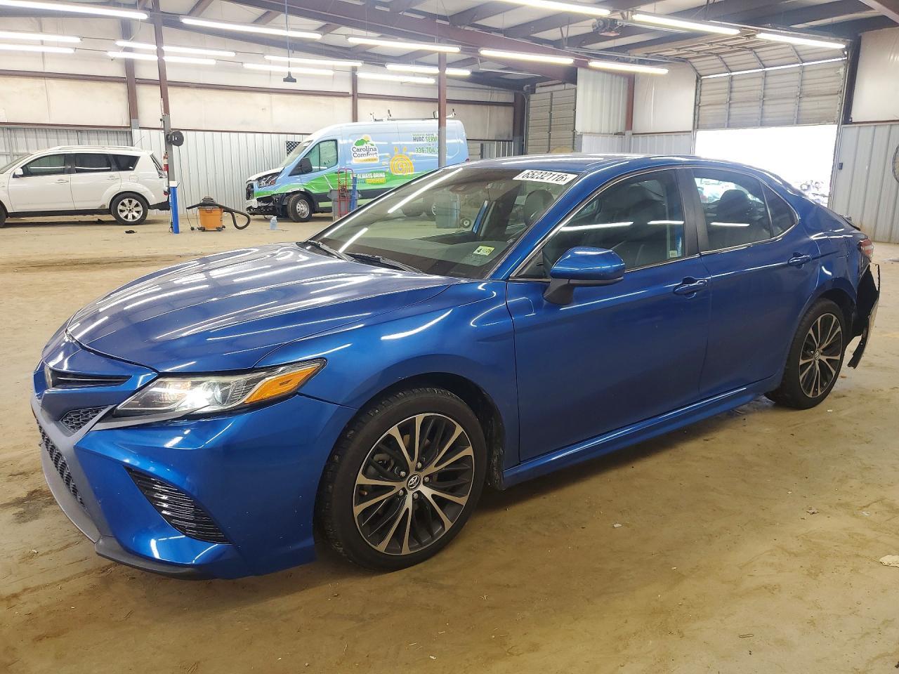 2020 Toyota Camry, SE