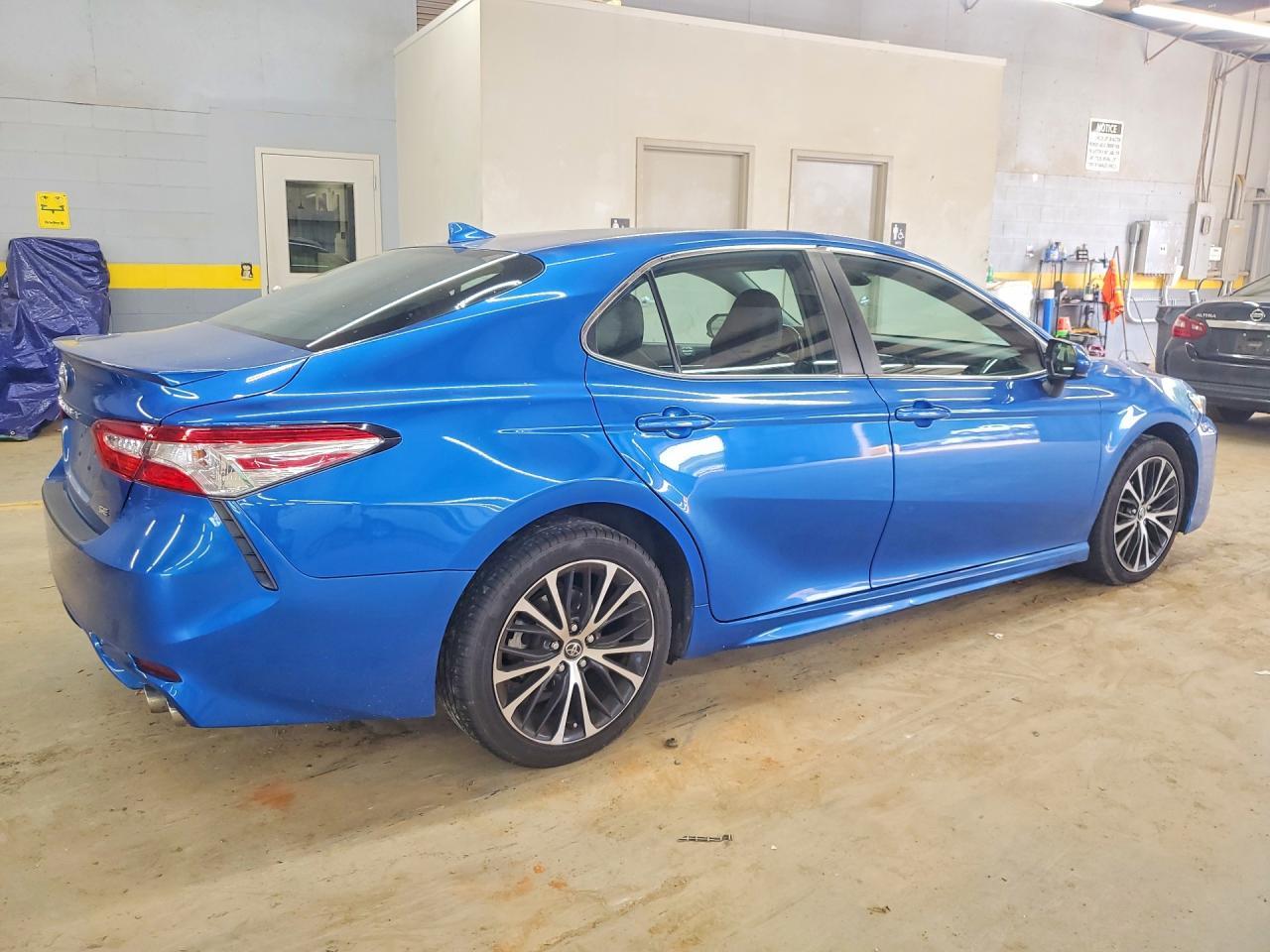 2020 Toyota Camry, SE