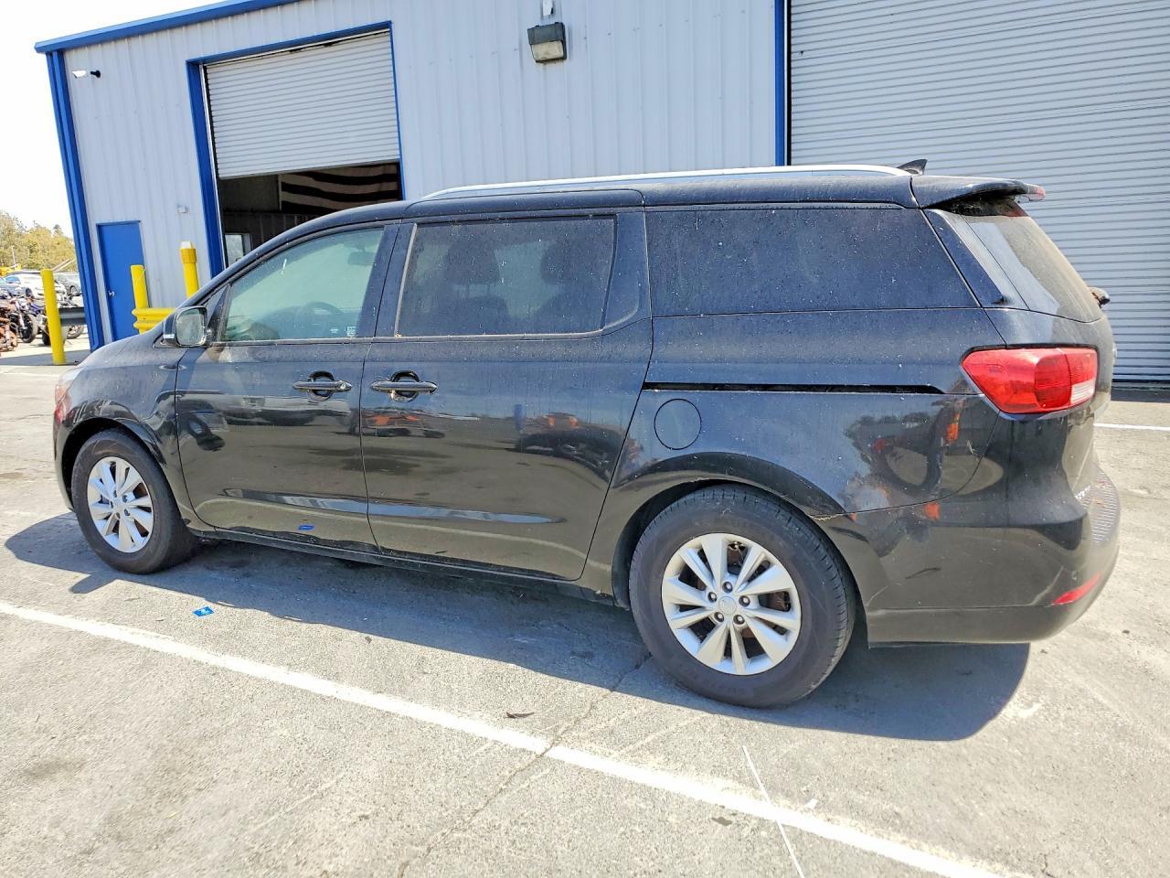 2017 KIA Sedona, LX