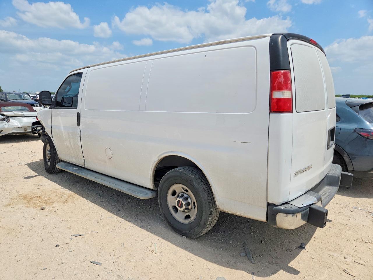 2016 GMC Savana, G2500