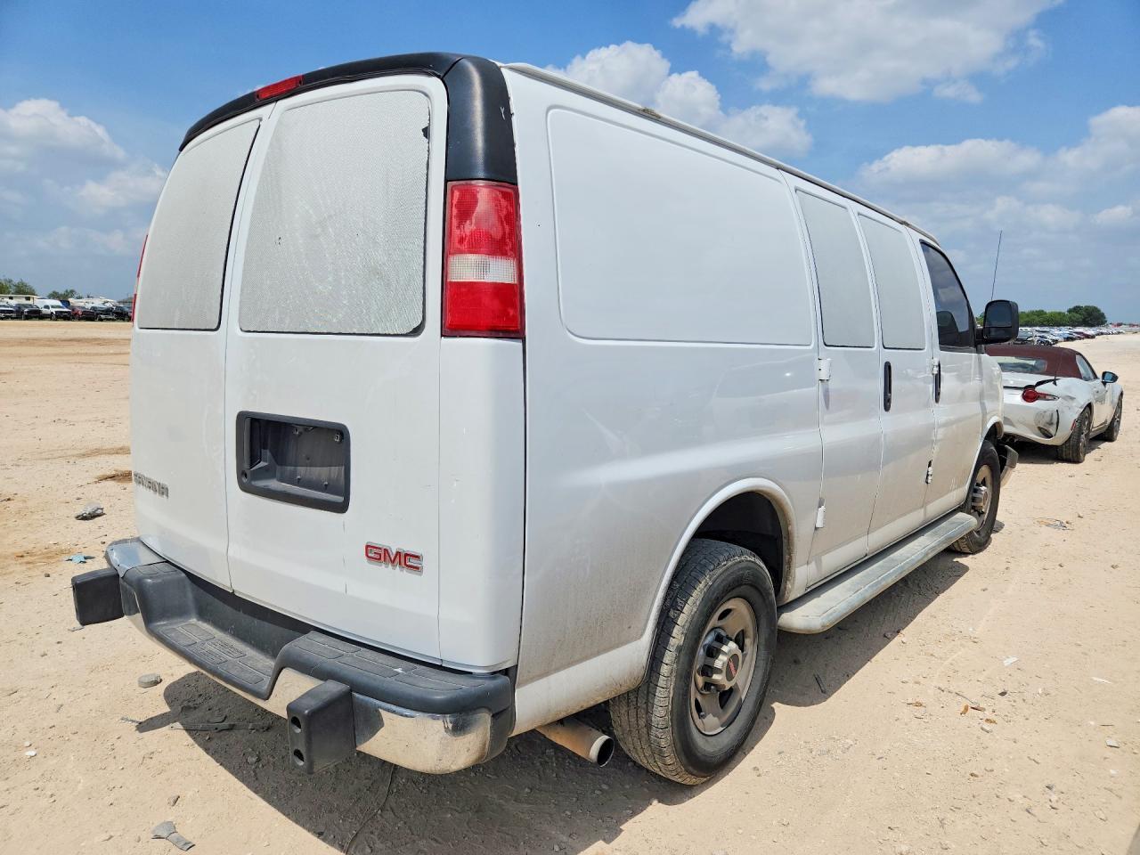 2016 GMC Savana, G2500