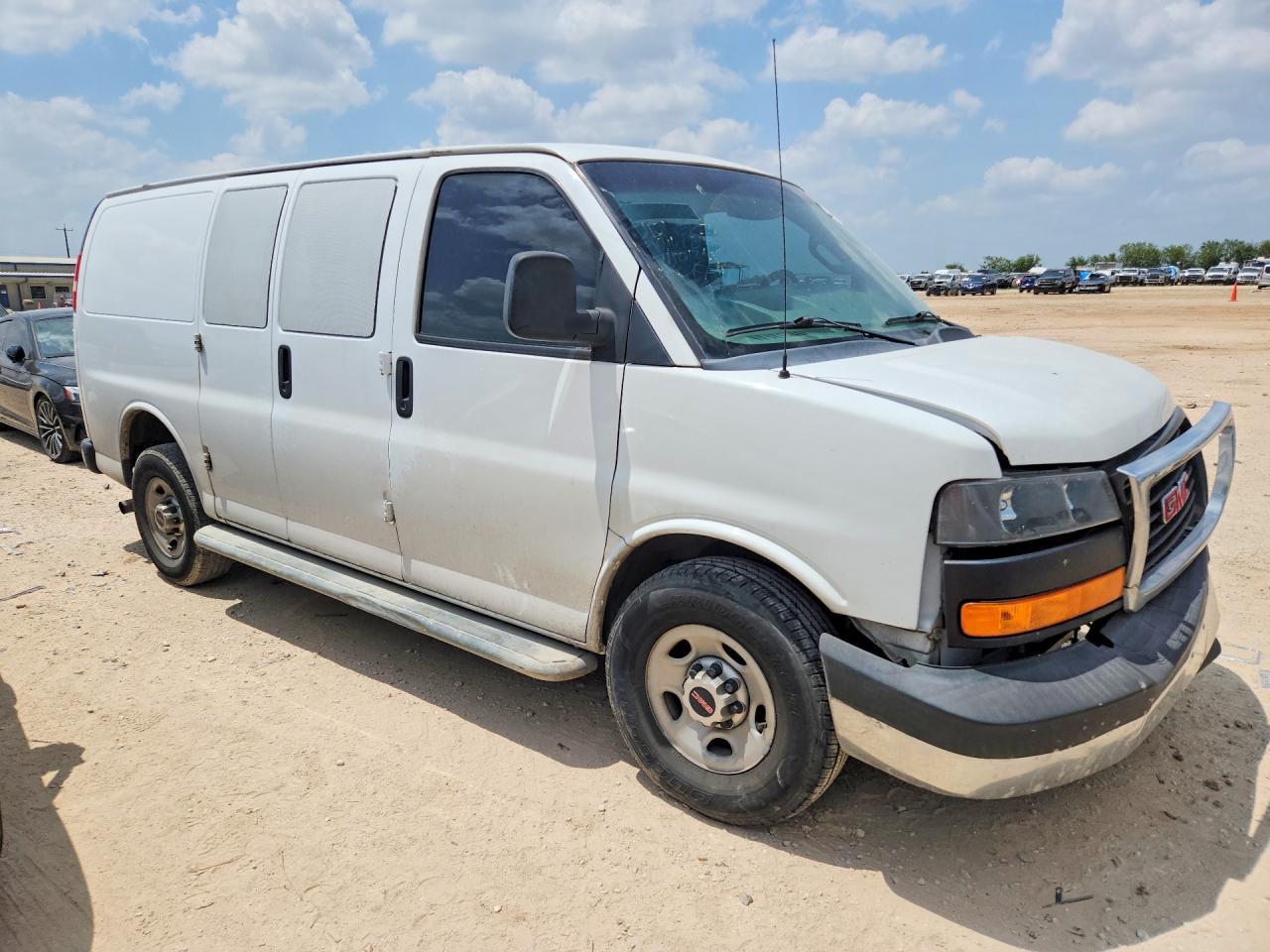 2016 GMC Savana, G2500