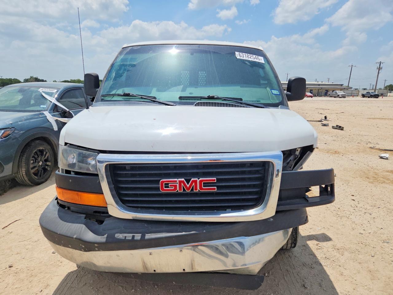 2016 GMC Savana, G2500