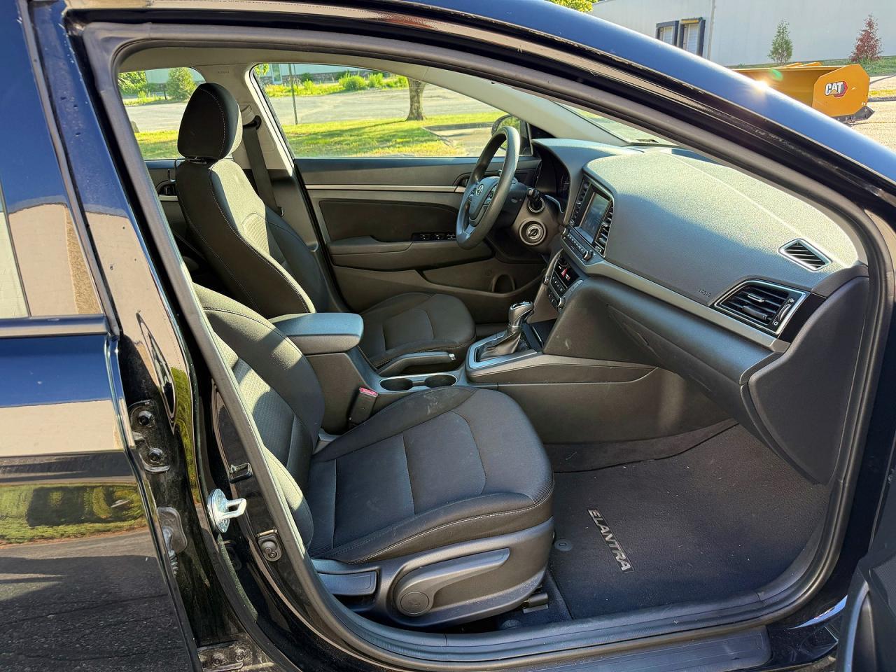 2018 Hyundai Elantra, Sel