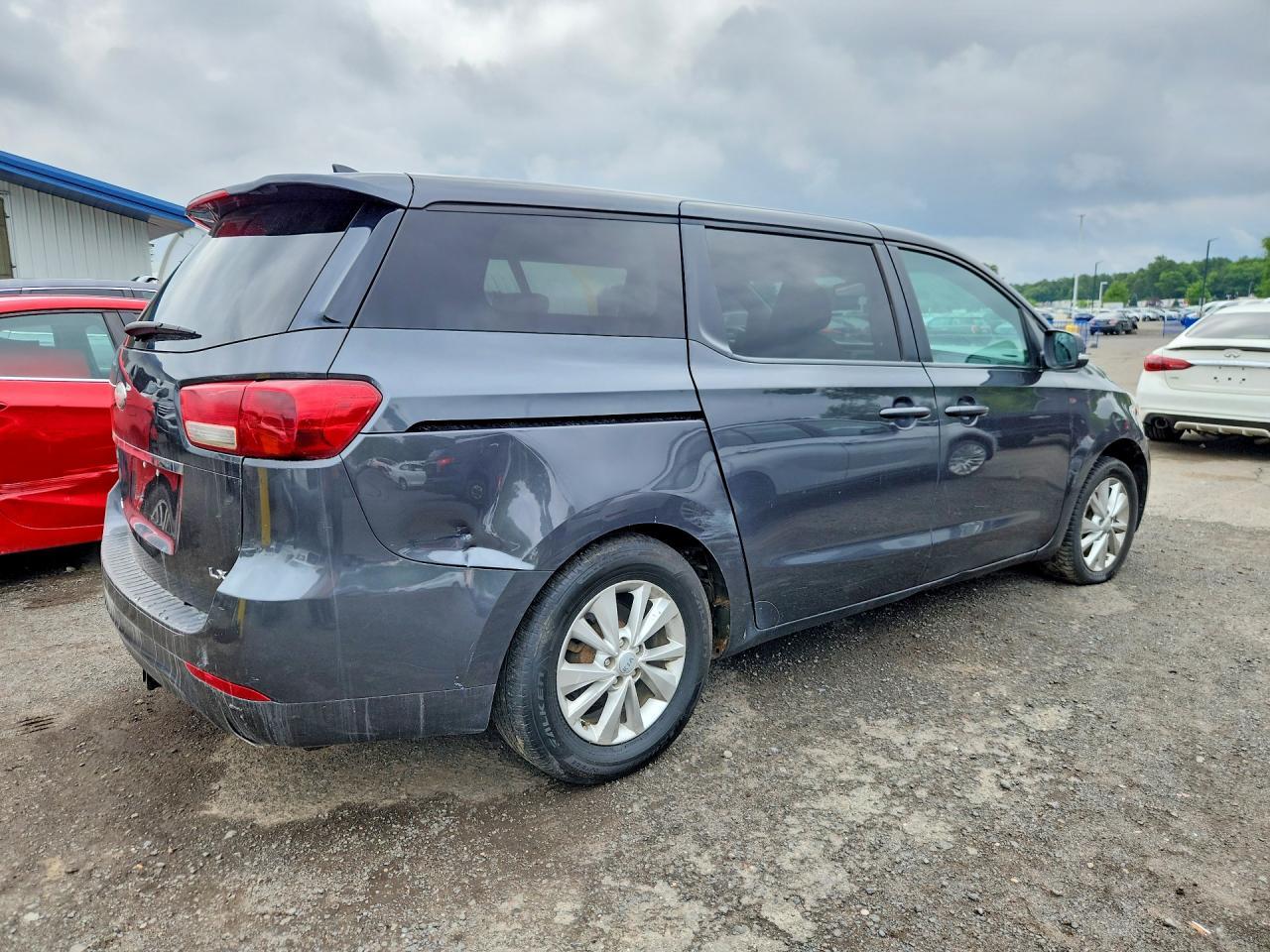 2018 KIA Sedona, LX