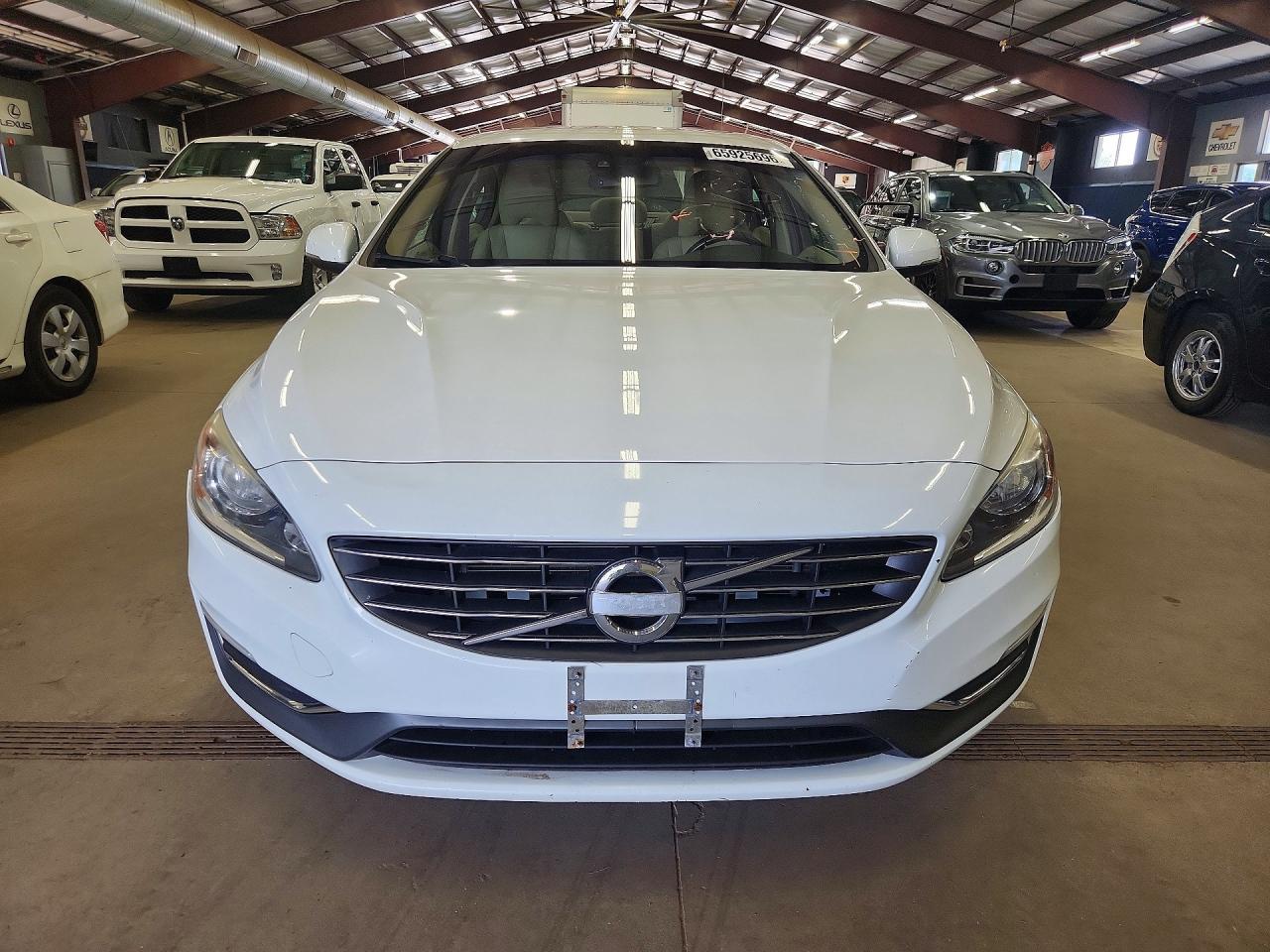 2015 Volvo S60, Premier