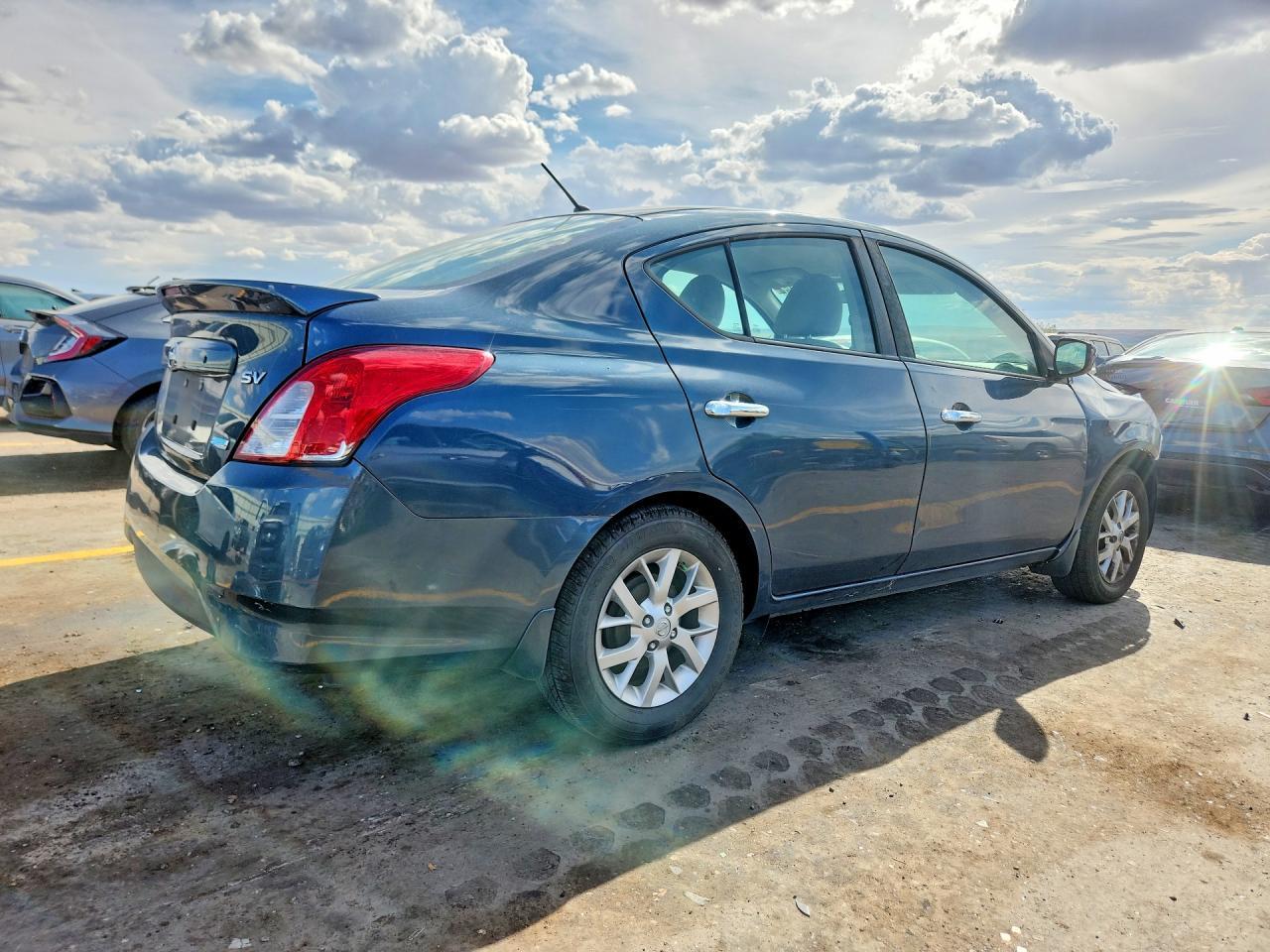 2016 Nissan Versa, 1.6 SV