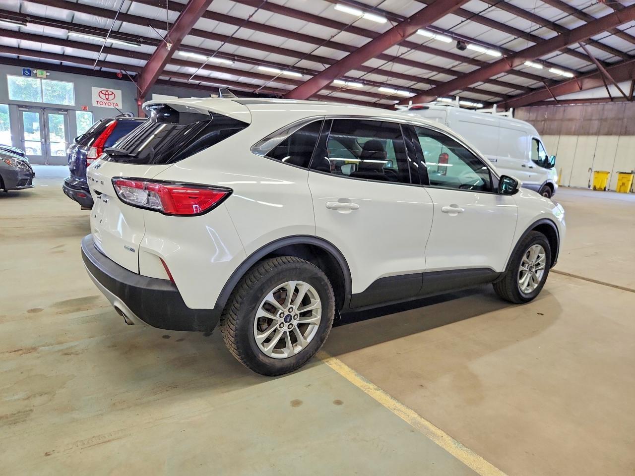 2020 Ford Escape, SE