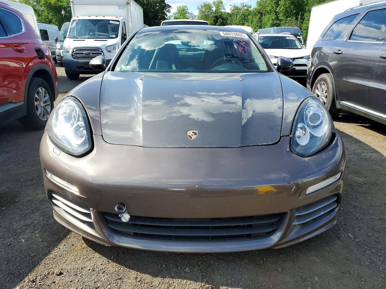 2015 Porsche Panamera, 2