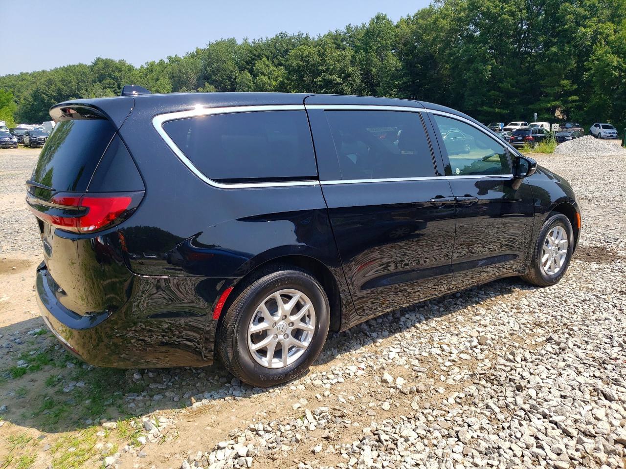 2026 Chrysler Pacifica, Select