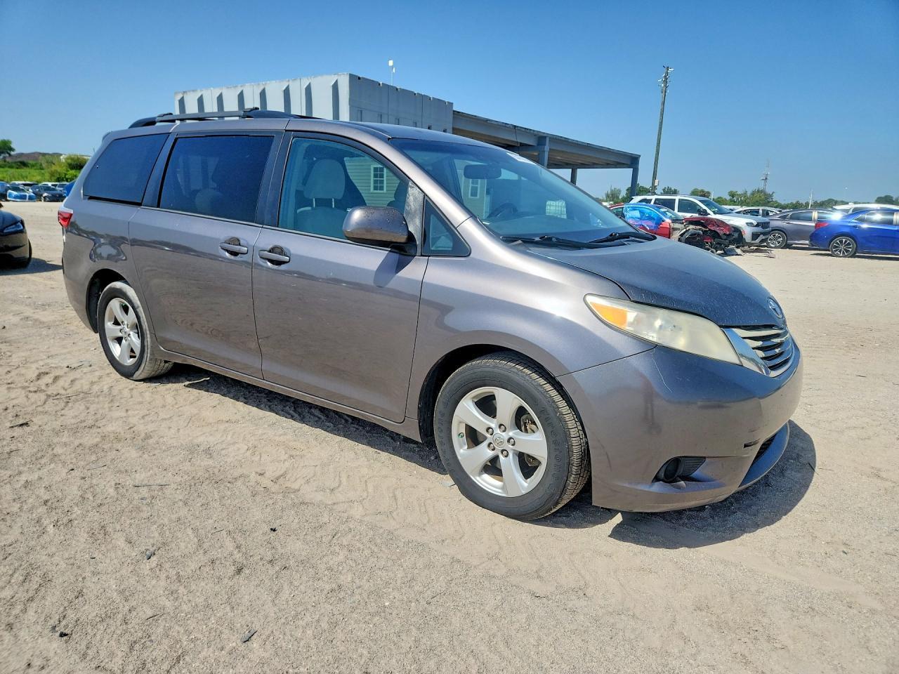 2017 Toyota Sienna, LE