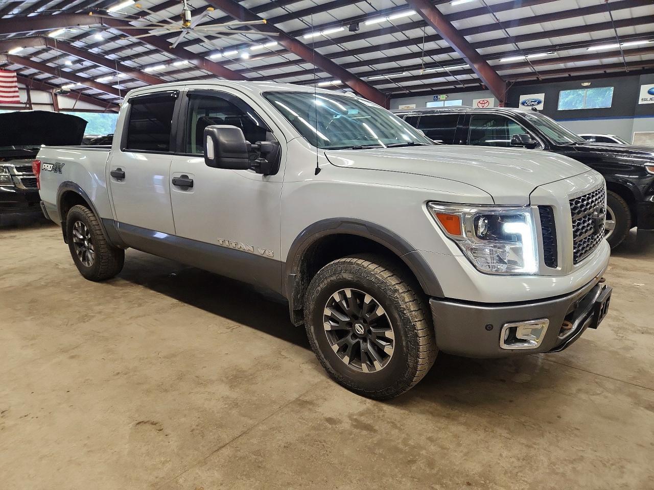 2018 Nissan Titan, Pro-4X