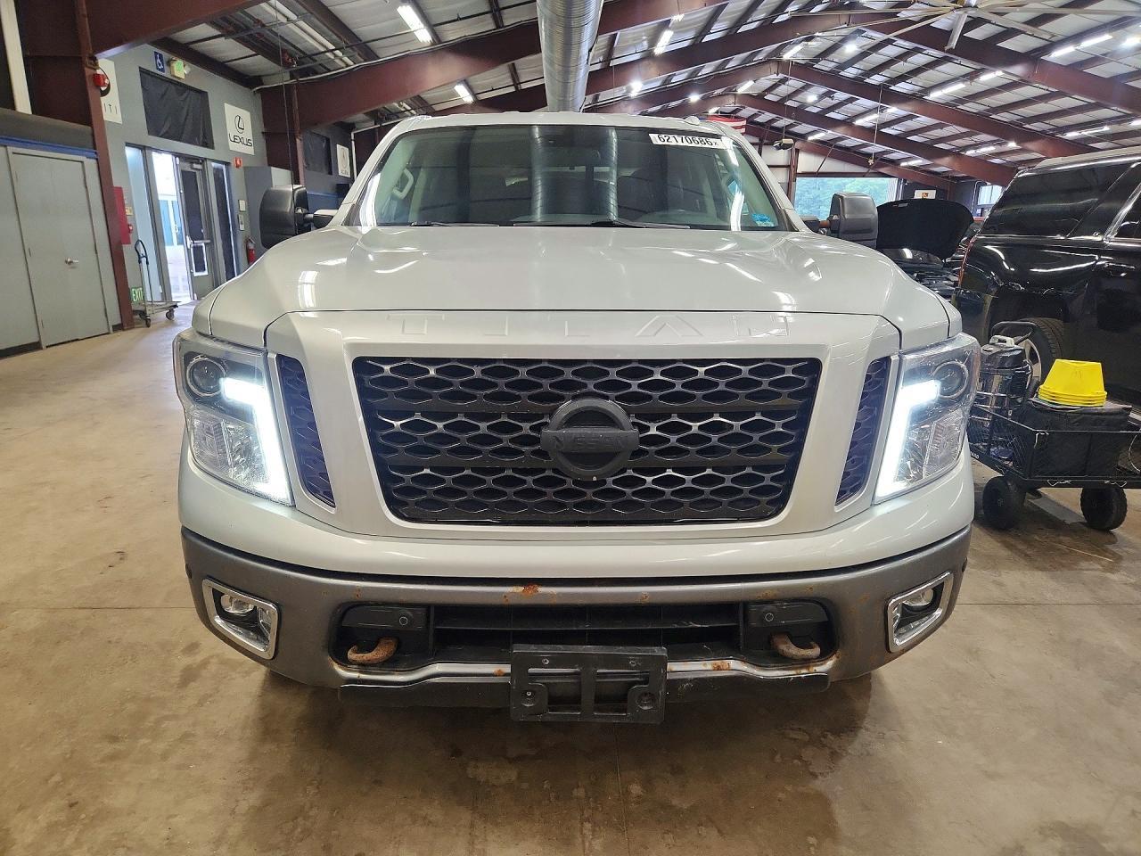 2018 Nissan Titan, Pro-4X