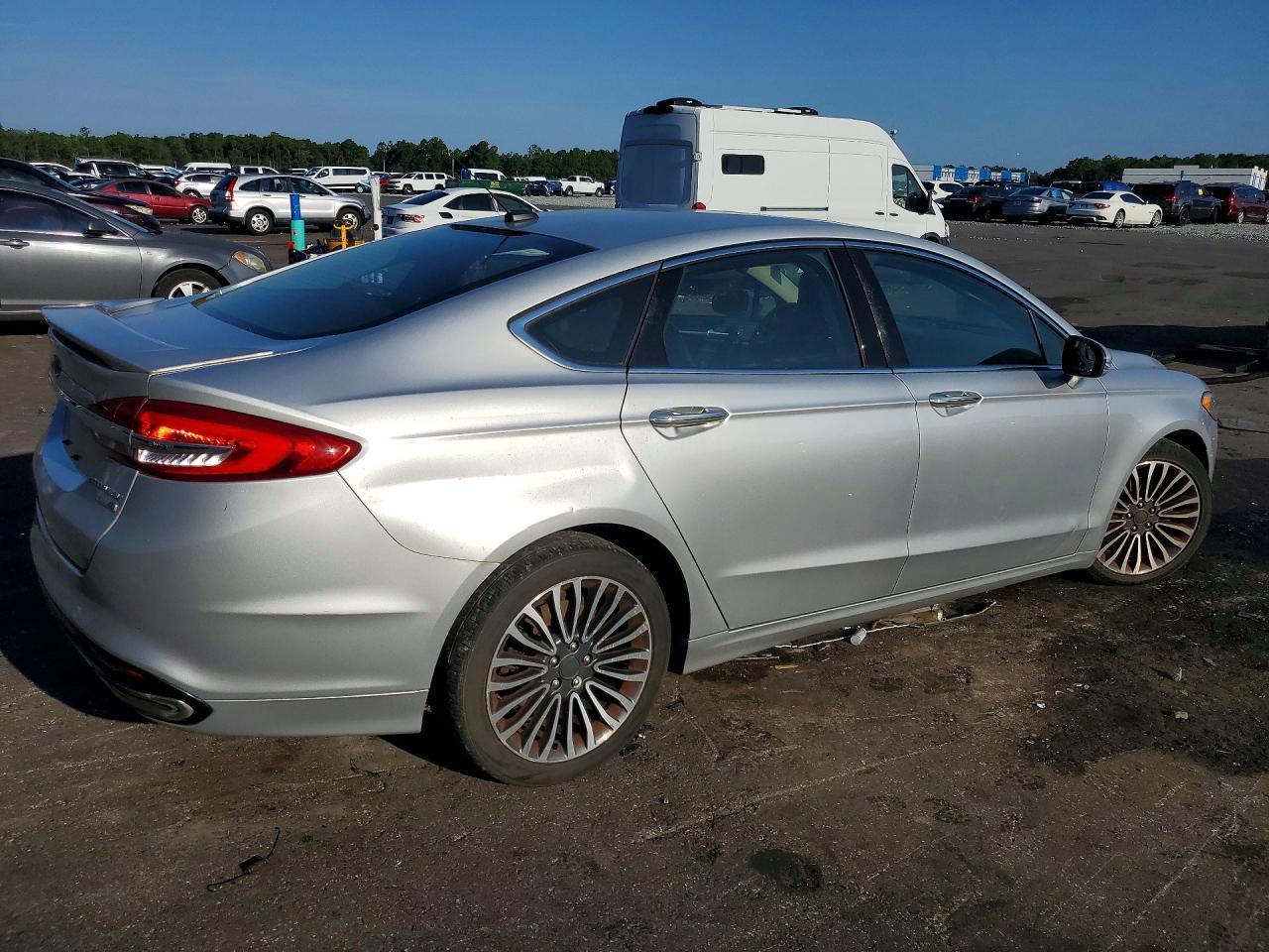 2018 Ford Fusion, Titanium/Pl...