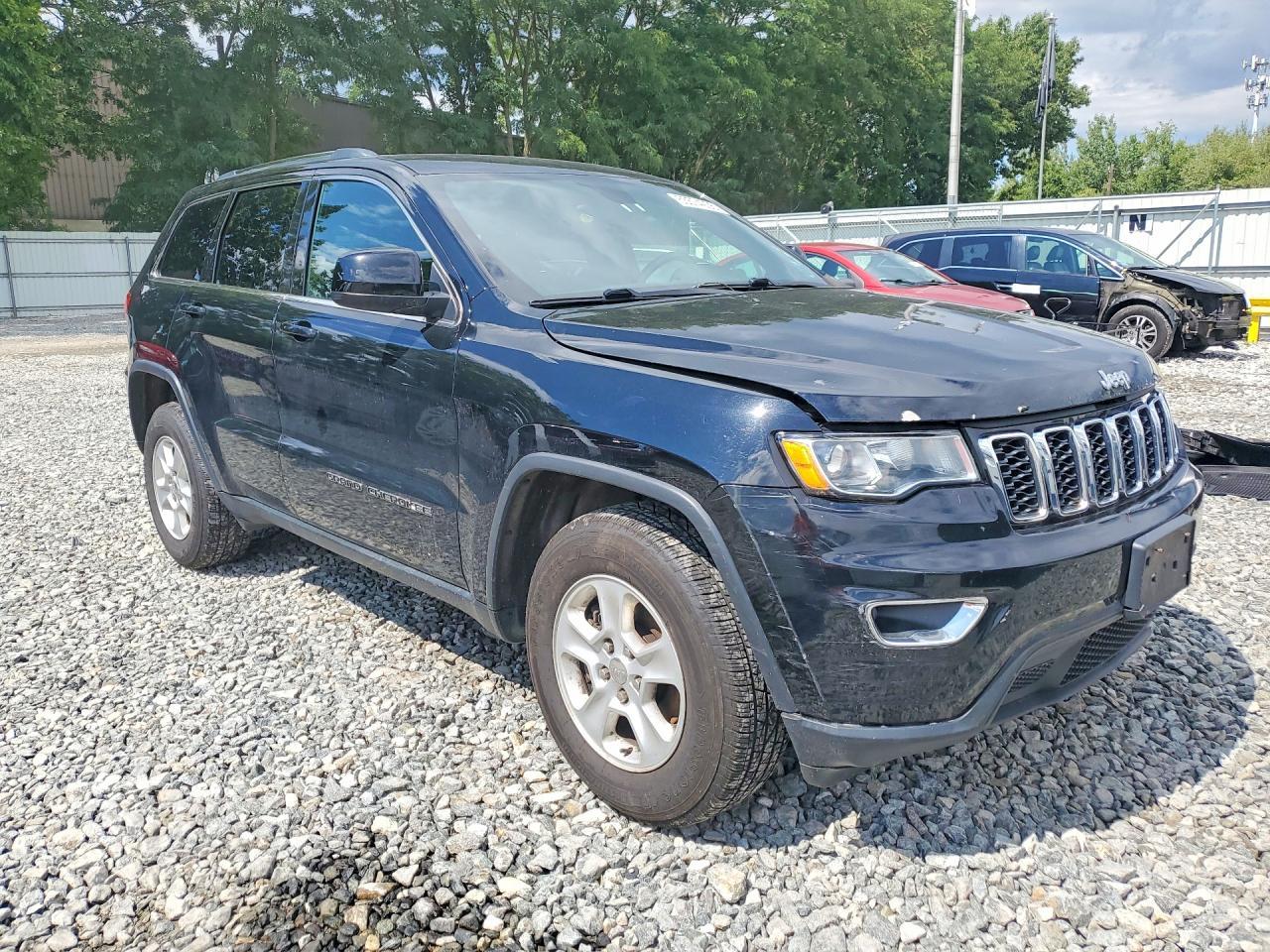 2017 Jeep Grand Cherokee, Laredo