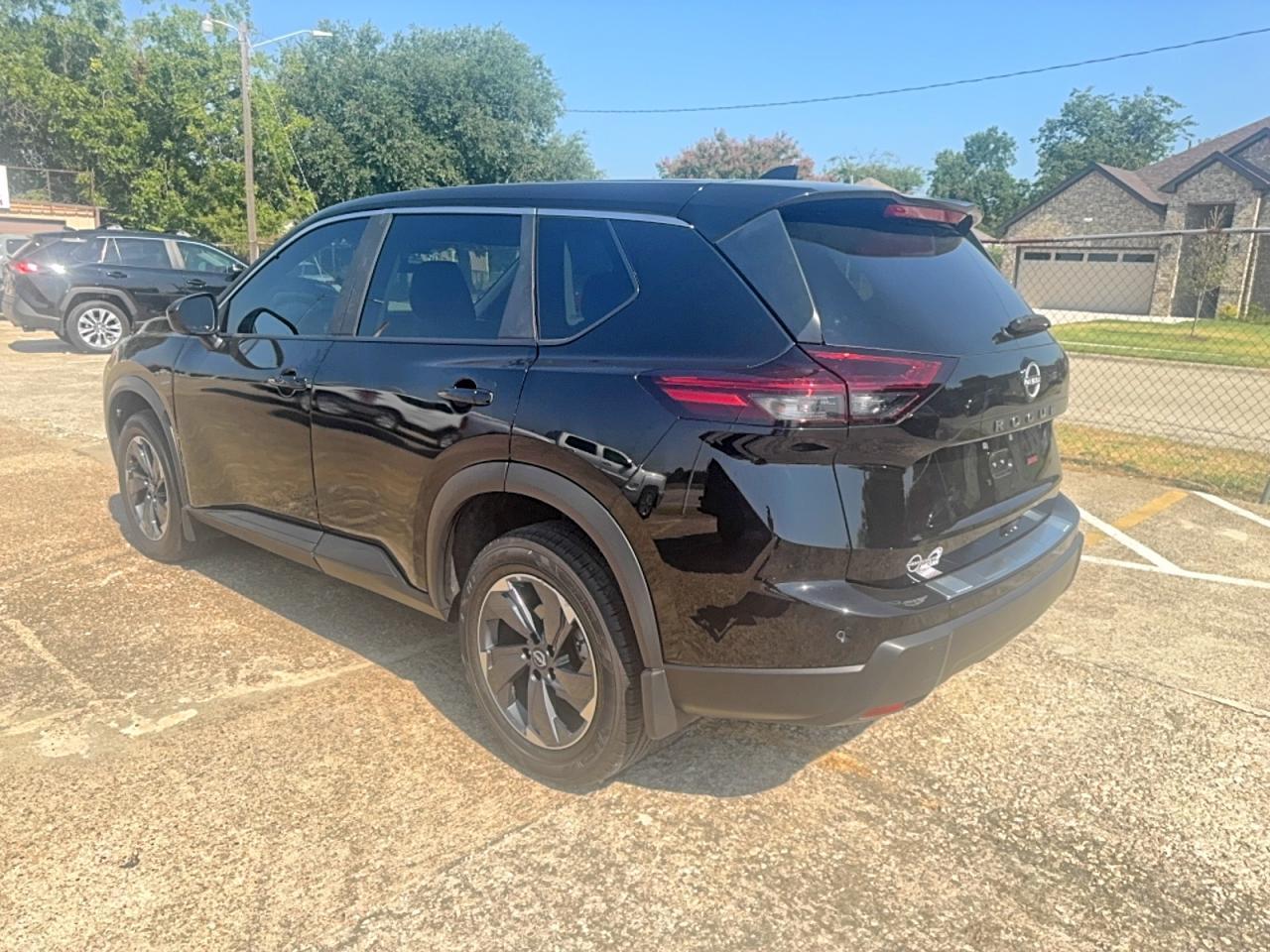 2026 Nissan Rogue, SV