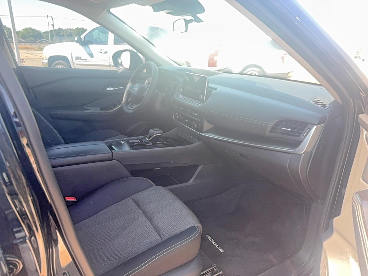 2026 Nissan Rogue, SV