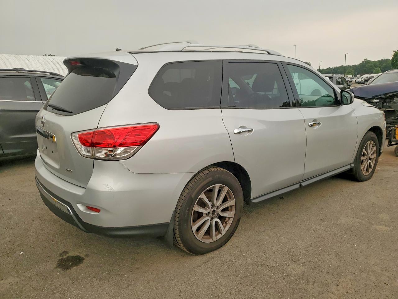 2015 Nissan Pathfinder, S