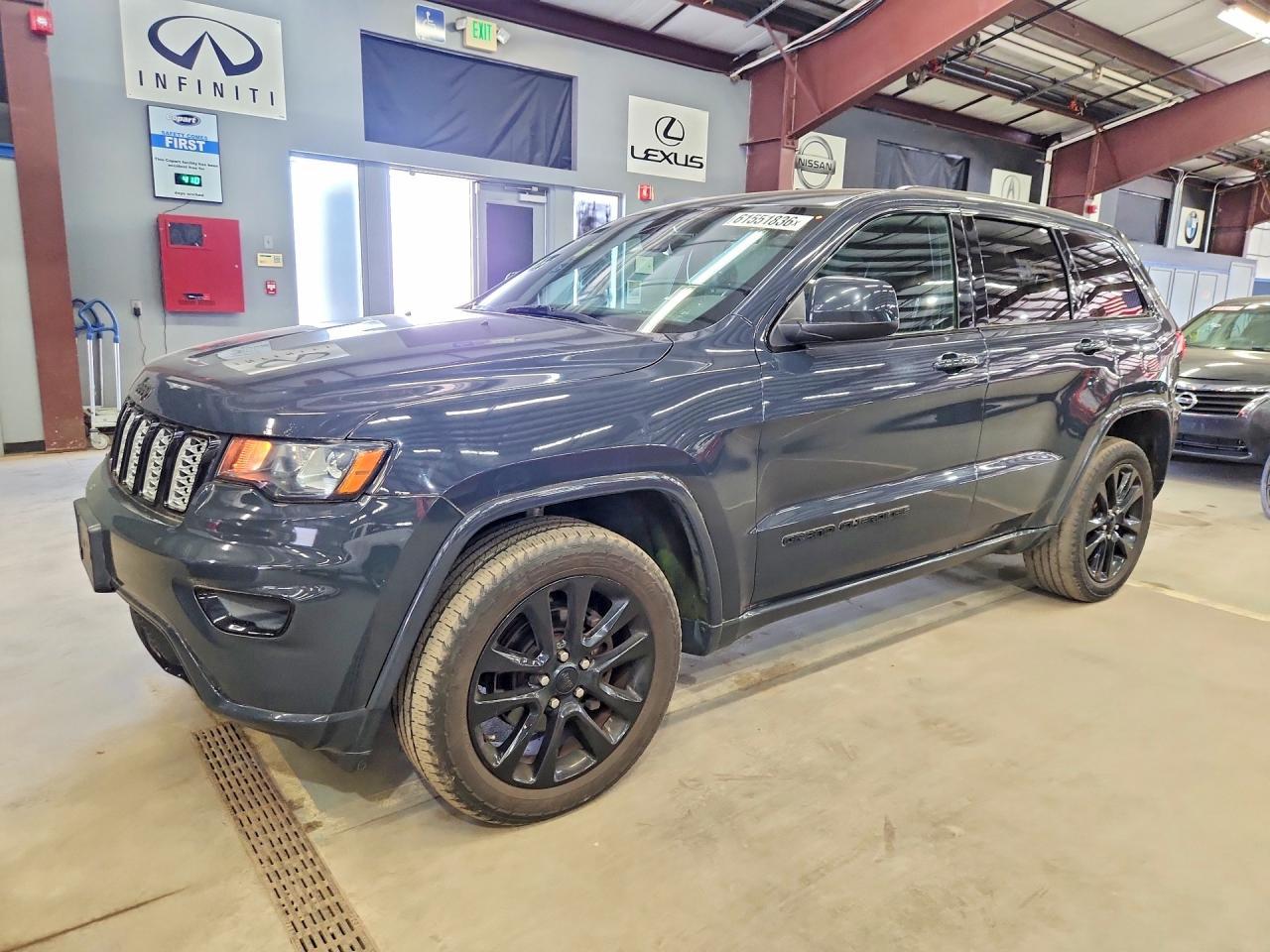 2018 Jeep Grand Cherokee, Laredo