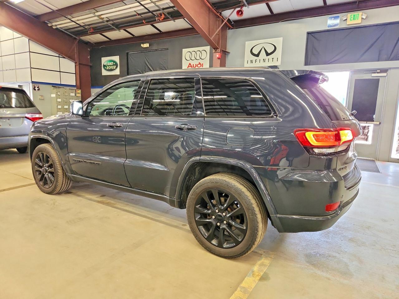 2018 Jeep Grand Cherokee, Laredo