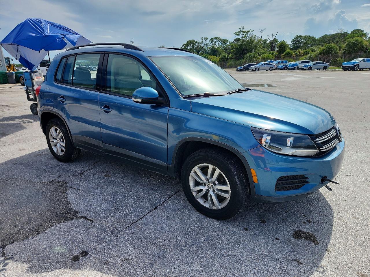 2017 Volkswagen Tiguan, S