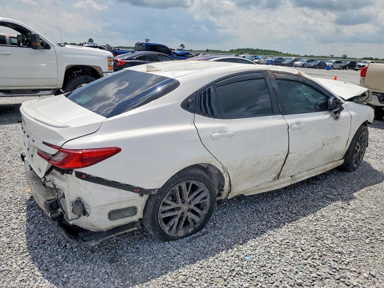 2025 Toyota Camry, SE