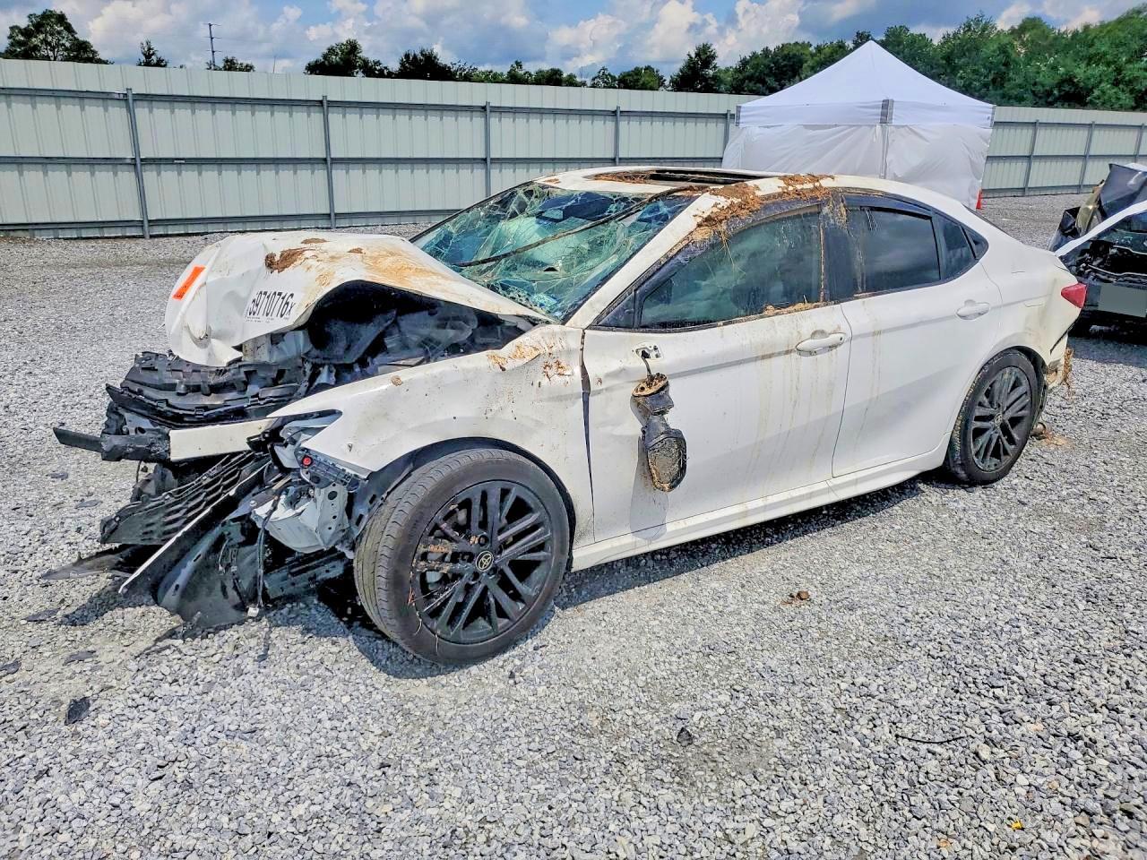 2025 Toyota Camry, SE