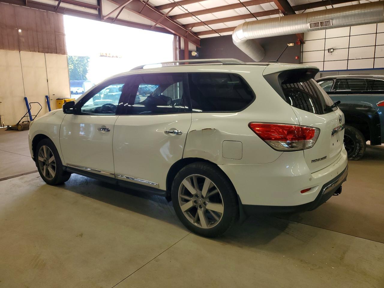 2016 Nissan Pathfinder, Platinum