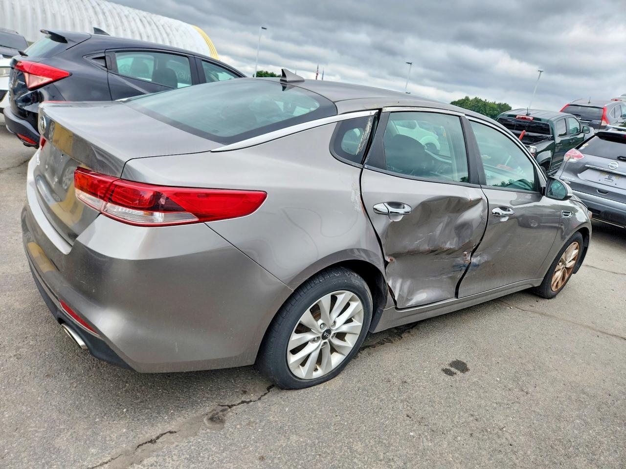 2017 KIA Optima, LX
